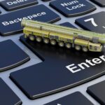 Scud rakiety mobilne rakiety balistyczne krótkiego zasięgu na klawiaturze laptopa renderowanie 3D